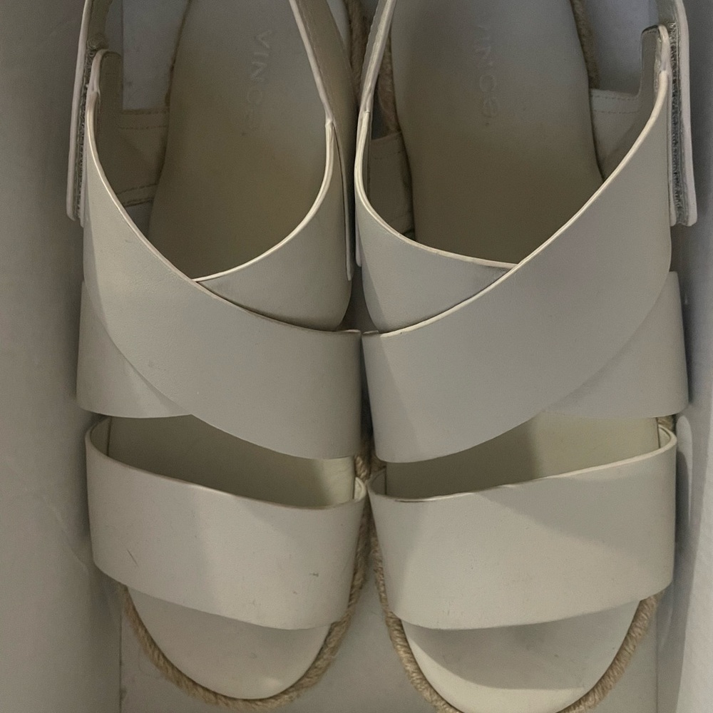 Vince size 8 womens sandals white/offwhite